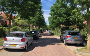 rijweg met hergebruikte gebakken klinkers